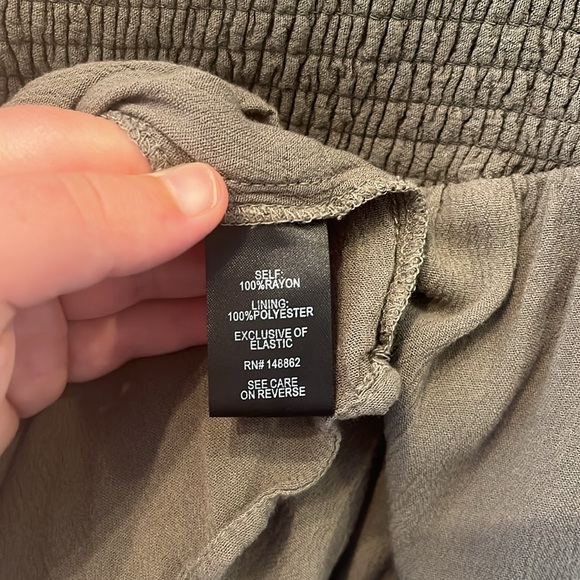 Plus size olive green Torrid off-shoulder blouse - Picture 5 of 7